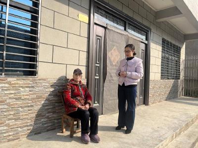 ​清河管理区民政所开展“上门换证”服务