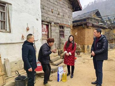 南漳县交通物流发展服务中心：节前送温暖 助力乡村兴