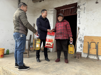 县烟草专卖局：寒冬送暖入户 驻村携福到家
