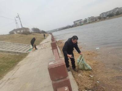 ​县河道堤防建设发展中心：新春护岸绿 共绘水颜清