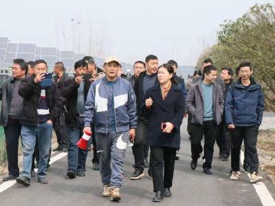 清河管理区组团赴潜江考察学习渔光互补光伏发电项目