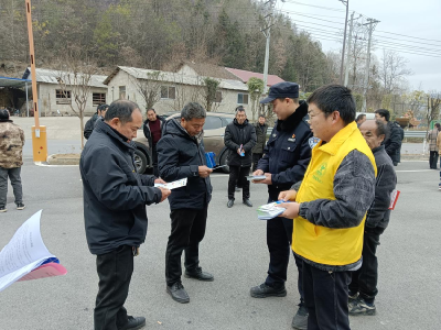 ​板桥镇：“春风”送岗又送法 禁毒宣传筑防线
