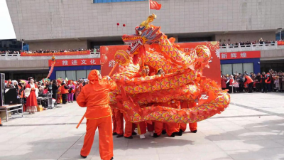 非遗表演闹元宵 点燃城市烟火气