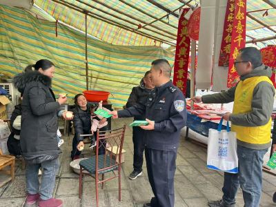 ​巡检镇：禁毒宣传进商铺 助力优化营商环境