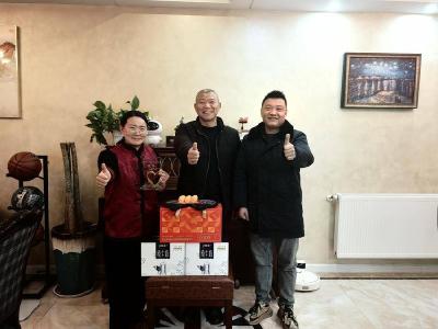 南漳邮政分公司开展“最美家庭”慰问活动