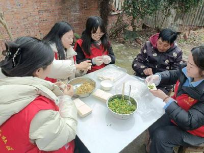 文峰塔社区：传承雷锋精神 弘扬传统美德