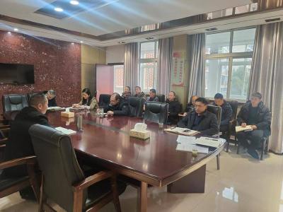 县应急管理局以周保月促安全