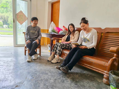 东巩镇财政所开展惠民惠农政策宣传活动
