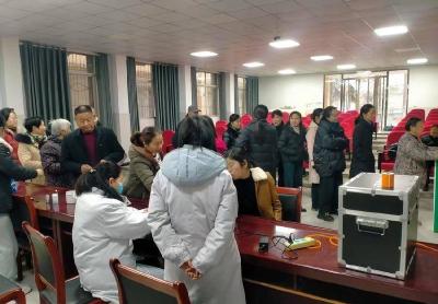 武安镇安集卫生院为中学教职工健康护航
