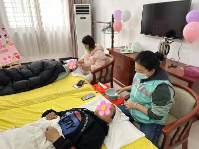 春晖社工：“妆”点新颜 释压减负