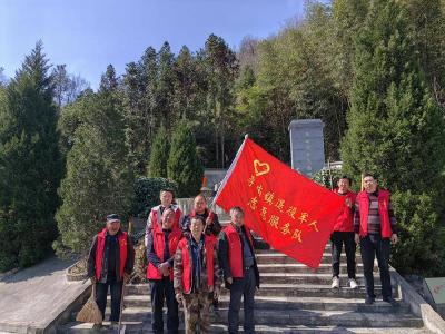​李庙镇：祭扫烈士陵园 缅怀革命先烈