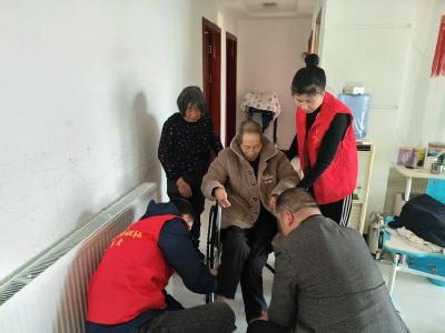 县退役军人事务局：送辅助器械 温暖伤残退役军人
