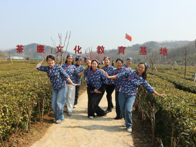 县烟草专卖局：展巾帼风采 传薪火文化