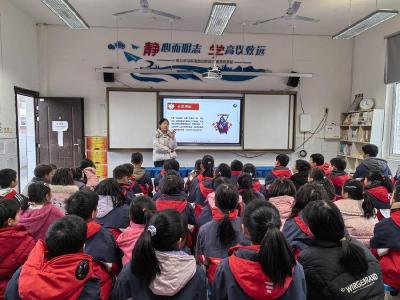 东巩镇：禁毒宣传进校园 筑牢青春“防毒墙”
