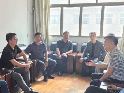 中国动物卫生与流行病学中心专家组到南漳县开展流调工作