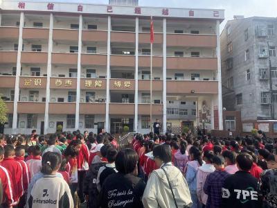 ​龙门完小：同守护 共成长
