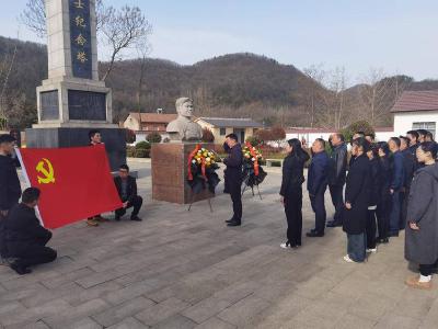 薛坪镇：清明祭英烈　传承爱国情