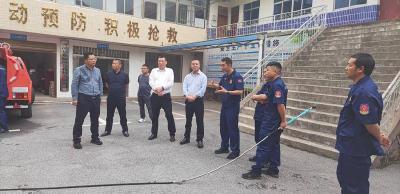 ​县消防救援大队深入东巩镇调研消防工作