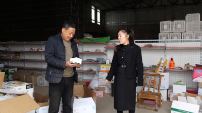 闫红兰：诚信为本谋民富 “粮”心秤上见真情  