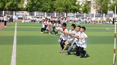 县卞和小学：趣味运动展风采 阳光少年乐成长