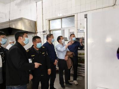 县审计局对县第二中学食堂开展专项检查