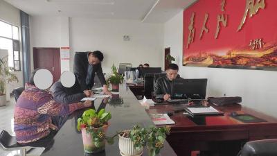 老人赡养遇难题 上门援助暖人心