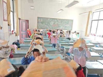 肖堰镇完全小学：以练筑防　临“震”不慌