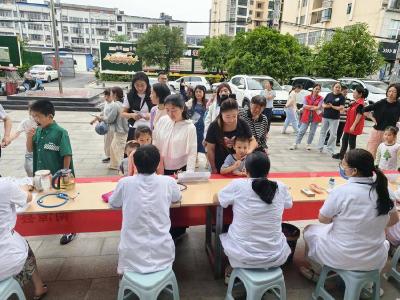 卞和社区开展庆祝六一爱心义诊活动