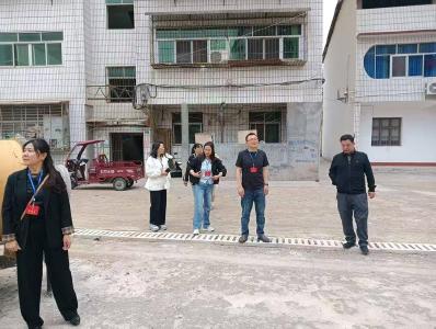 城关镇：代表接待日　温暖选民心