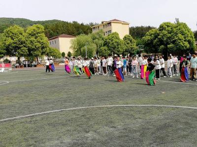 双坪中学：趣味竞技减压力