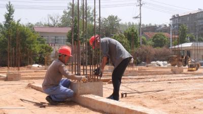 加速推进民生工程建设 持续提升公共服务水平  