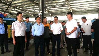 市领导到我县调研智能网联汽车推广应用工作  