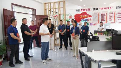 县人大常委会开展“十百千”工程暨“三美乡村”建设情况专题调研  