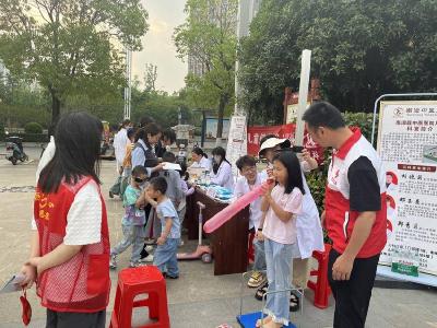 县中医医院携手徐庶社区开展义诊活动