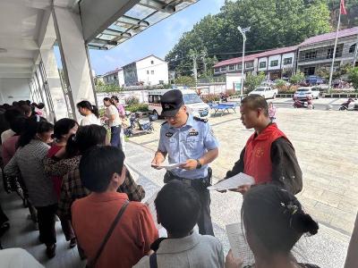 板桥镇开展未成年人保护法治宣传活动
