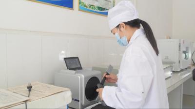 湖北荆楚源油脂有限公司：收购油菜籽 拎稳油瓶子  