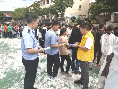 板桥镇：筑牢青春防线　共建无毒校园