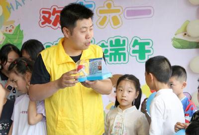 城关镇开展“欢度六一，粽享端午”禁毒宣传活动