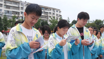 暑期前最后一课！民警为学生送上“禁毒安全大礼包”  