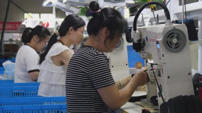 湖北广电《直通襄阳》聚焦南漳：可弹性工作 可居家办公 “宝妈”就业之路越走越宽  
