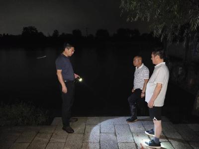 县河道堤防建设发展中心严阵以待防大汛