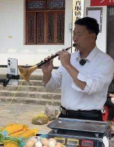肖堰镇：让农副产品的销售坐上电商直播的“火箭”