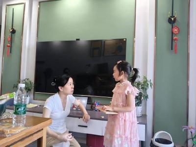 城关中心幼儿园：情暖盛夏 爱在家访