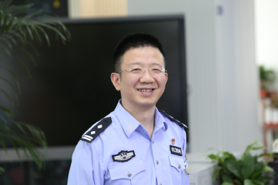 数智英雄万松，用一生守一城 