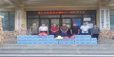​巡检镇爱心企业家送清凉暖人心