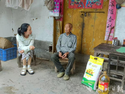 板桥镇开展走访慰问退役军人活动