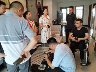 上门办证解民忧　社区服务暖人心