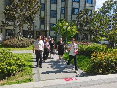 城关镇开展社区治理实地观摩活动