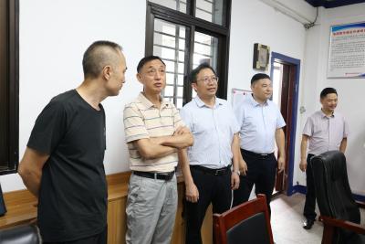 省广播电视局检查组到我县检查安全播出工作  