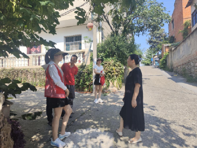 徐庶社区：安装坡道扶手 便利老人出行
